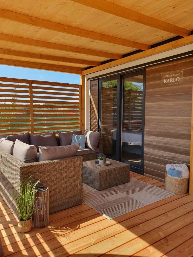 Mobile Homes Karlo & Dino Пула Екстериор снимка