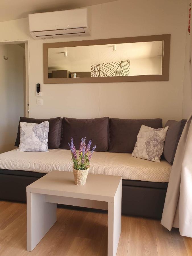 Mobile Homes Karlo & Dino Пула Екстериор снимка