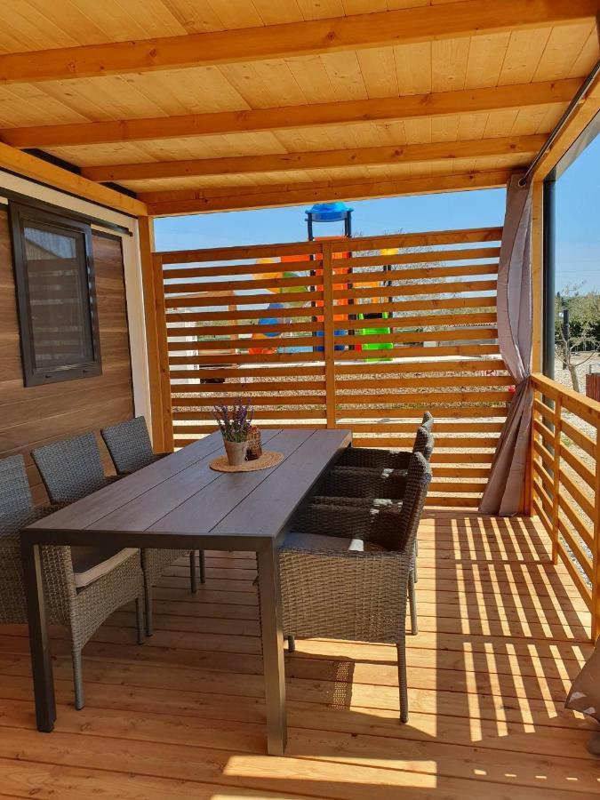 Mobile Homes Karlo & Dino Пула Екстериор снимка